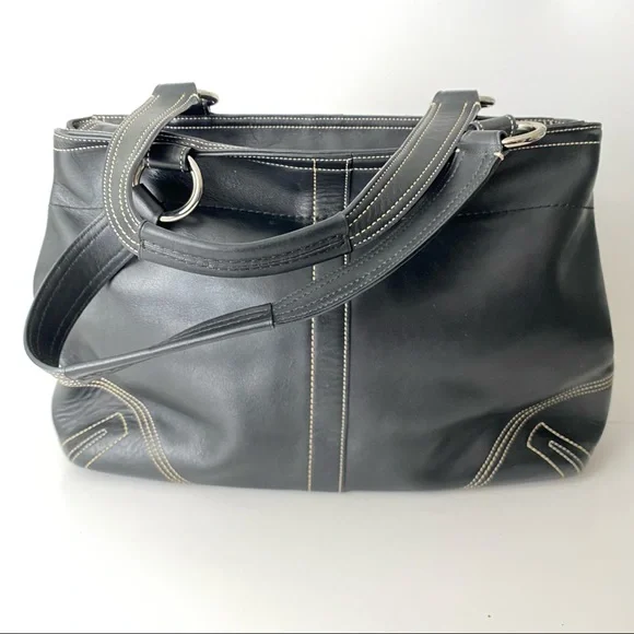 Vintage Coach Black Purse In Excellent Condition